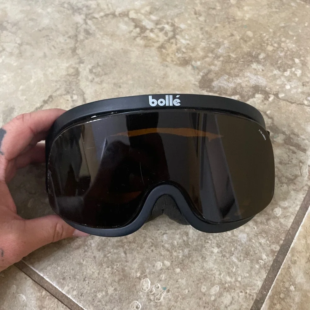 Bolle X700 Amber Ski Goggles Black Frame Tinted Lens Made‎ in France with Pouch